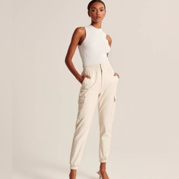 Abercrombie & Fitch | Women's Cream Faux Leather Pull On Cargo Jogger Pants sz M - Picture 1 of 13